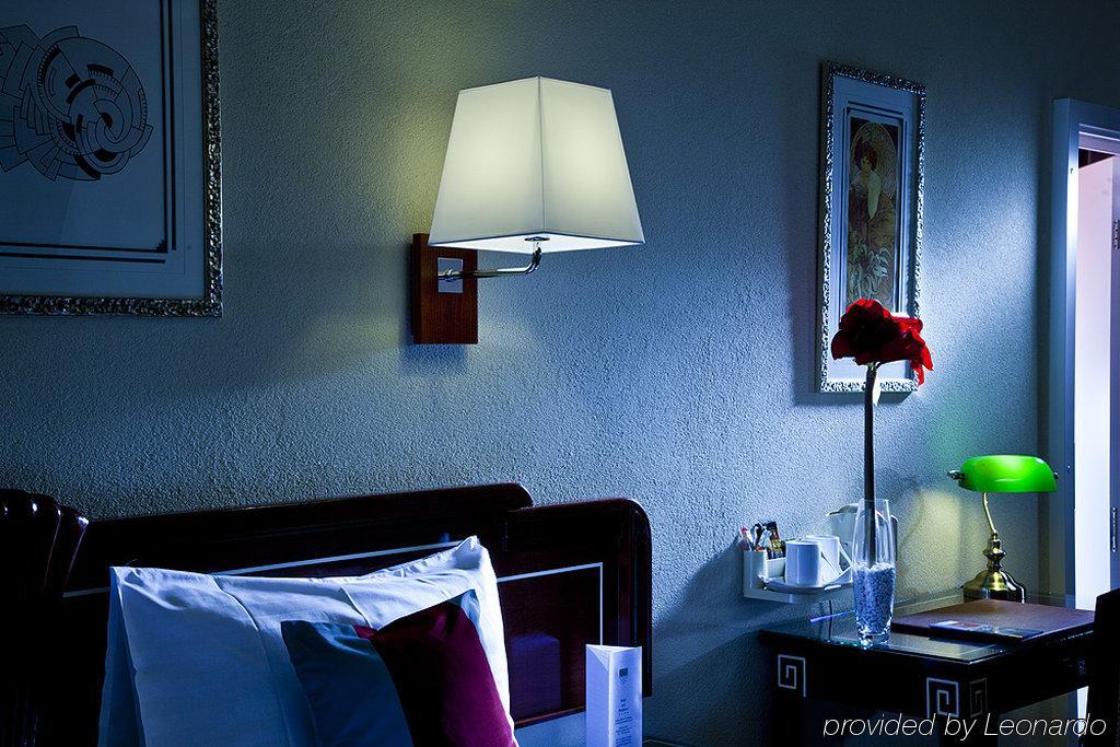 Hotel Des Inventions Ecublens  Bagian luar foto
