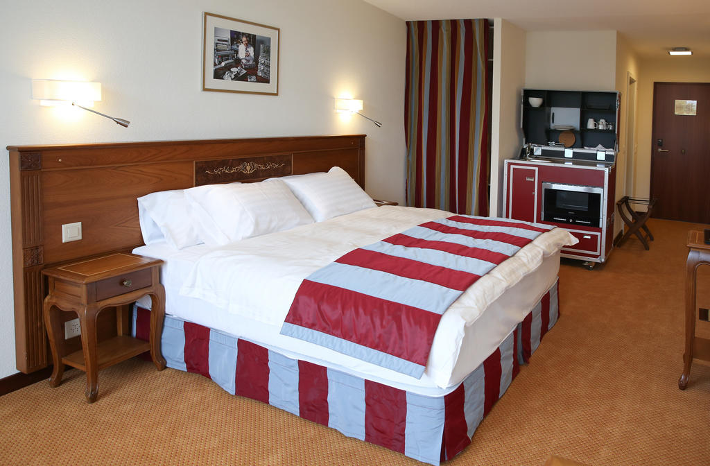 Hotel Des Inventions Ecublens  Bagian luar foto