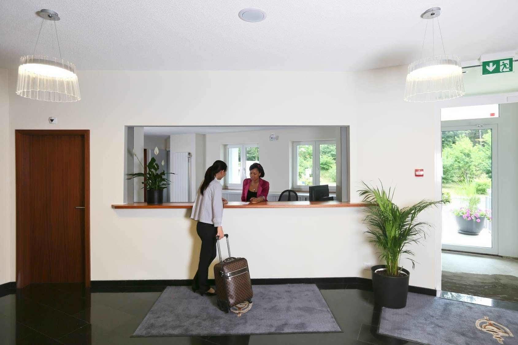 Hotel Des Inventions Ecublens  Bagian luar foto